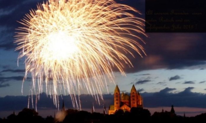 Sudanesische Silvesterbräuche auch im Domgarten zu Speyer.