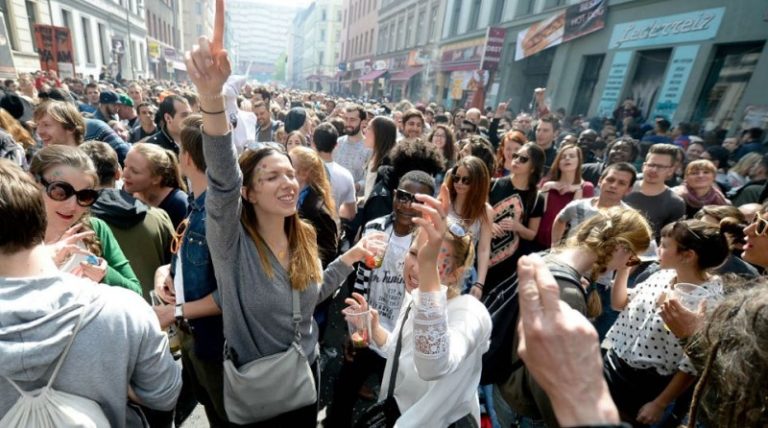 Berlin: Linksfaschismus als Partyevent