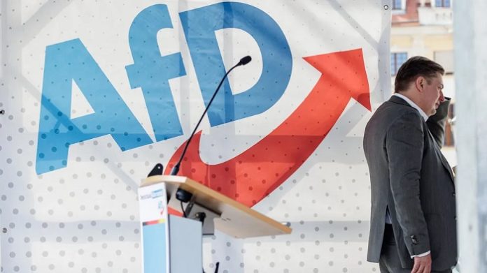 Paukenschlag am Tag nach der EU-Wahl: Maximilian Krah wird nicht Teil der künftigen AfD-Delegation im Europaparlament sein. Die neu gewählten Abgeordneten beschlossen dies bei ihrer konstituierenden Sitzung mit acht zu sieben Stimmen.