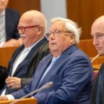 Das Landgericht Bonn hat am Montag das Cum-Ex-Strafverfahren gegen den Hamburger Warburg-Banker Christian Olearius eingestellt.