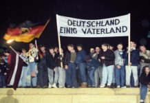 34 Jahre nach der Wiedervereinigung steht die Stimmungslage offenbar auf Rosenkrieg im buntesdeutschen Haus.