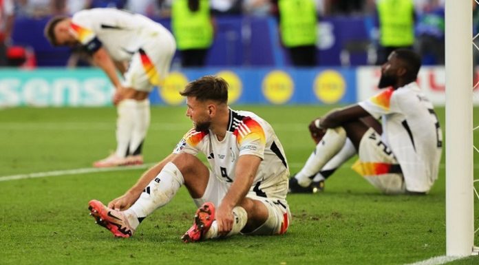 Enttäuschung: Florian Wirtz, Niclas Füllkrug und Antonio Rüdiger nach dem Schlusspfiff im EM-spiel gegen Spanien.