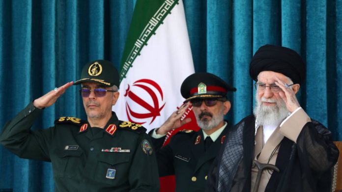 Irans oberster geistlicher Führer Ajatollah Ali Chamenei und seine Militärs befinden sich in einer strategischen Pause vor einem möglichen Angriff auf Israel.