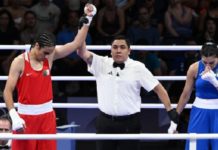 Der algerische Boxer Imane Khelif (l.) nach seinem Schnellsieg gegen Angela Carini