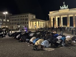 Es ist eine Tatsache: Der Islam ist in Deutschland. Kulturell ist er jedoch immer noch ein Fremdkörper, dessen Zukunft ungewiss ist.