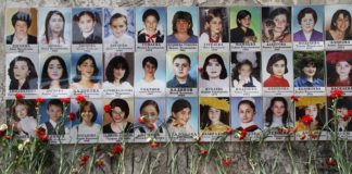 Das Islam-Massaker in Beslan endete mit dem Tod von 334 Menschen, darunter 186 Kindern. Es gilt als der tödlichste Angriff auf eine Schule in der Geschichte.