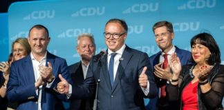 Um neuer Ministerpräsident von Thüringen zu werden, will Mario Voigt (CDU) die Brandmauer zur AfD eisern halten, zur Linken aber nicht.