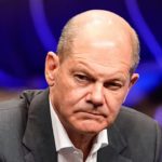 Im Panikmodus angesichts desaströser Umfragezahlen: Bundeskanzler Olaf Scholz will jetzt auch plötzlich wieder mit Russland und gar Putin reden.