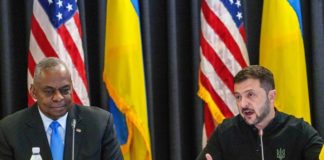 "Wir brauchen mehr Waffen", sagte der ukrainische Präsident Wolodymyr Selenskyj am Freitag bei einem Treffen der sogenannten Kontaktgruppe auf dem US-Stützpunkt in Ramstein mit US-Verteidigungsminister Lloyd Austin.