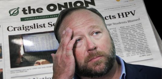 Die linke Satirezeitung "The Onion" hat sich laut US-Medienberichten im Bieterverfahren um "Infowars", die Plattform des US-Bloggers Alex Jones, durchgesetzt.