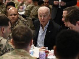 Bis zu Trumps Amtseinführung Mitte Januar gilt es, noch ein sehr gefährliches Zeitfenster zu überbrücken: Unter Biden wurden im Ukraine-Krieg Mittelstreckenraketen für den Einsatz weit ins russische Territorium freigegeben und Menschen verstümmelnde Landminen geliefert. 