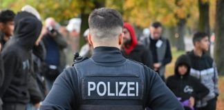 Zwei Bundespolizisten "mit Migrationshintergrund" sitzen hinter Gittern, weil sie mit zwei Komplizen eine Drogenbande gründeten – und offenbar kiloweise Kokain ins Land schmuggelten (Symbolbild).