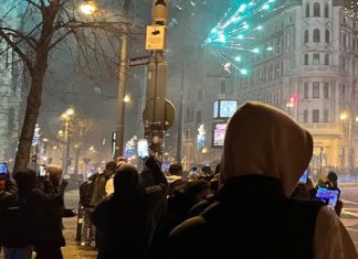 In Berlin bereiten sich 4000 Polizisten auf die Silvesternacht vor. Sie sollen vor allem in  Krisengebieten wie Kreuzberg, Neukölln und dem Wedding das Schlimmste verhüten.