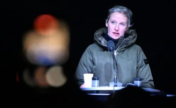 AfD-Kanzlerkandidatin Alice Weidel bei ihrer Rede vor tausenden Demonstranten am 23. Dezember in Magdeburg.