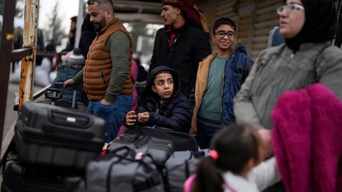 Wie viele in Hamburg lebende Syrer erwägen nach dem Sturz von Assad eine Rückkehr in ihr Land? Ganze Sieben.