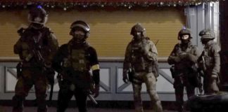 Spezialkräfte der Polizei nach dem Anschlag auf dem Magdeburger Weihnachtsmarkt.