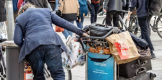 Die Folgen des wirtschaftlichen Niedergangs in Deutschland treffen nicht die Regierungs-Ökonomen, sondern die Unternehmer als Opfer - wenn es sogar zum Konkurs kommt - mit 30jähriger Haftung und Totalexistenzvernichtung.