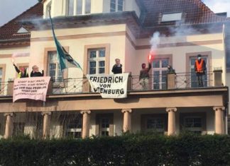 Die linksextreme Antifa hat am Freitagnachmittag die Geschäftsstelle des CDU-Kreisverbands Hannover gestürmt.