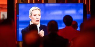 Hat bei den Zuschauern durch eine souveräne Performance gepunktet: Alice Weidel beim "RTL-Quadrell" am Sonntagabend.