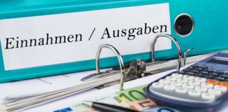 Jeder private Unternehmer und Bürger muss seine Ausgaben nach seinen Einnahmen richten. Sinken seine Einnahmen, muss er seine Ausgaben senken.