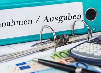 Jeder private Unternehmer und Bürger muss seine Ausgaben nach seinen Einnahmen richten. Sinken seine Einnahmen, muss er seine Ausgaben senken.