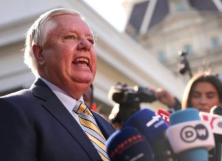 Nach dem US-Vorschlag einer 30-tägigen Waffenruhe zwischen der Ukraine und Russland schrieb der republikanische US-Senator Lindsey Graham auf X: „Wenn Russland sich weigert, sollten wir es mit einer Hölle an Sanktionen belegen“.