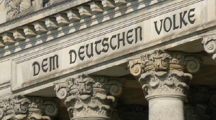 Von der Demokratie zu „UnsererDemokratie“