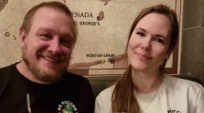 Die Fälle Alina Lipp (r.), Thomas Röper (l.) und Compact zeigen, dass freie Informationen in der EU unterbunden werden sollen. Chefredakteure freier und alternativer Medien warnen eindringlich vor der entstehenden und konkret geplanten Meinungsdiktatur in Deutschland.