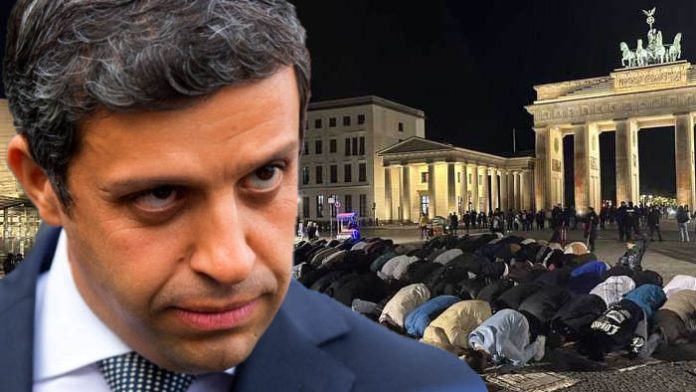 „Ich fordere, dass wir den Kampf gegen Antisemitismus, gegen antimuslimischen Rassismus und gegen Rassismus jeder Art in die Landesverfassung aufnehmen