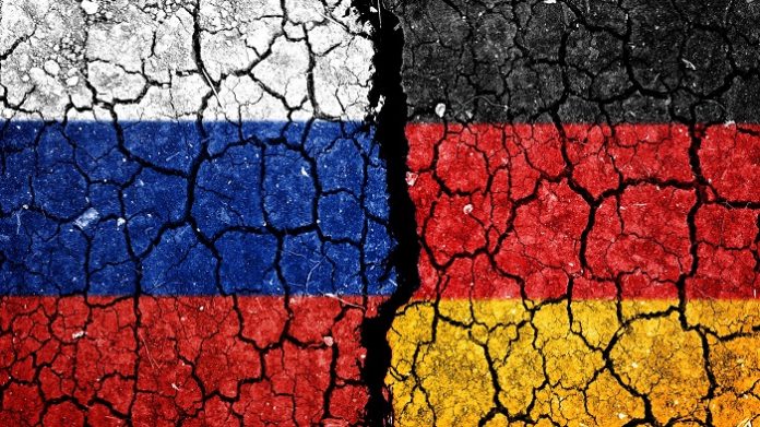 Risse in deutsch-russischen Beziehungen: Laut einer aktuellen Umfrage sehen die Russen Deutschland als das feindlichste Land in der Welt. Kein Wunder.