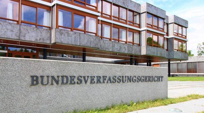 Nichts ist für den Parteienstaat in Deutschland so wichtig wie das oberste Gericht als letzte juristische Instanz in den Händen der dominierenden politischen Kräfte zu wissen.