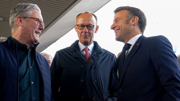 Die drei von der Tankstelle Emmanuel Macron, Keir Starmer und Friedrich Merz wollen den Krieg gegen Russland bis spätestens 2030!