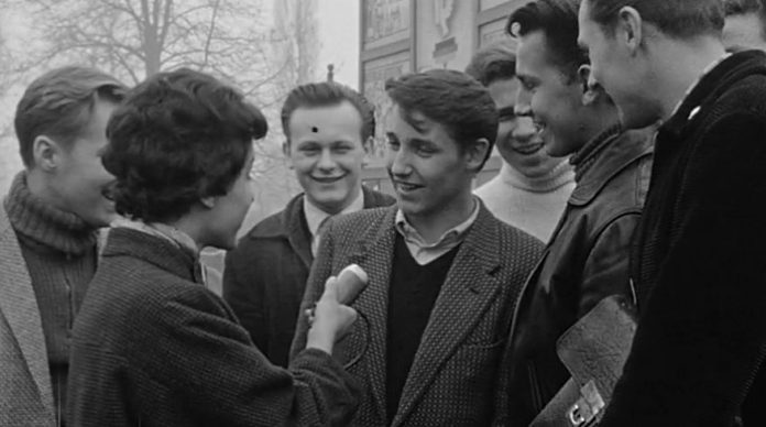 Straßenumfrage des DDR-Fernsehens im Jahr 1960.