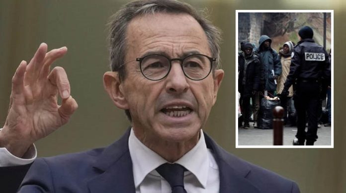 Frankreich „verschärft“ seine Einwanderungspolitik – so jedenfalls behauptet es Innenminister Bruno Retailleau bei jeder sich bietenden Gelegenheit.