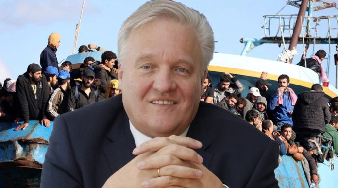 Der mittlerweile vom Amt suspendierte Dürener Landrat Wolfgang Spelthahn (CDU) ist selbstverständlich vollkommen unschuldig. Jeder, der etwas anderes behauptet, wird auf Kosten des Steuerzahlers in Grund und Boden prozessiert.