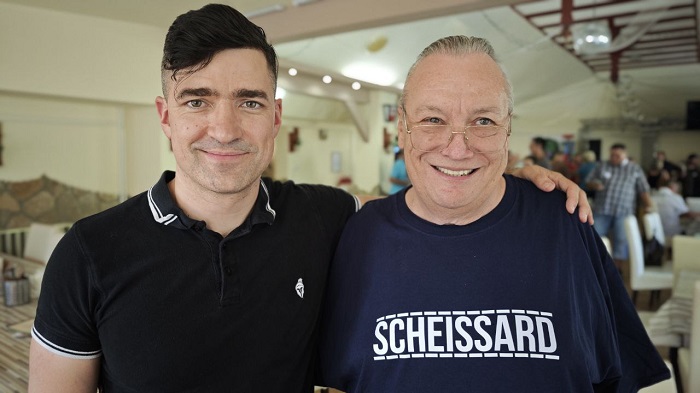 Martin Sellner mit PI-NEWS-Autor Conny Axel Meier in Gyékényes.
