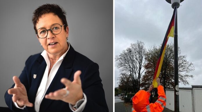 Die Bürgermeisterin der Gemeinde Nachrodt-Wiblingwerde, Birgit Tupat (l.), sagte zu der Fahnenaktion: 