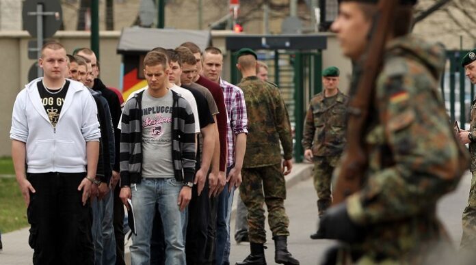 Eine Truppe wird keine Moral haben, wenn sie keine ethische, moralische Grundlage für ihren Dienst hat.