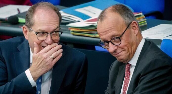 Pannen-Duo Dobrindt/Merz.
