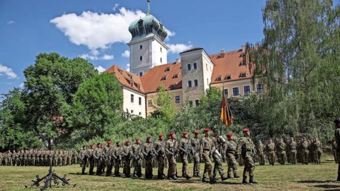 Nach der Weihnachtsfeier der Bundeswehr-Unteroffiziersschule brannte in Delitzsch die Hütte.