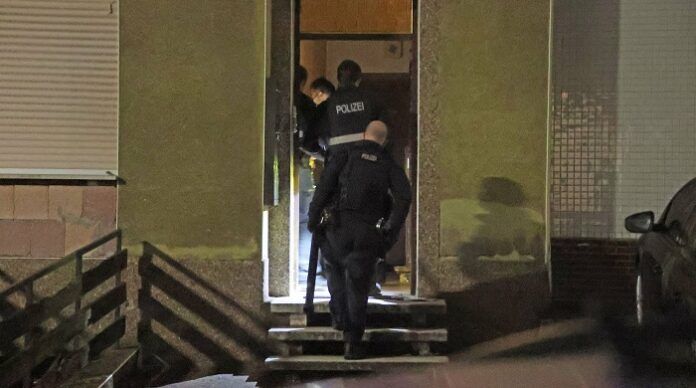 Die Polizei in Berlin darf künftig Wohnungen von Verdächtigen heimlich betreten, um Staatstrojaner auf deren Geräten zu installieren.