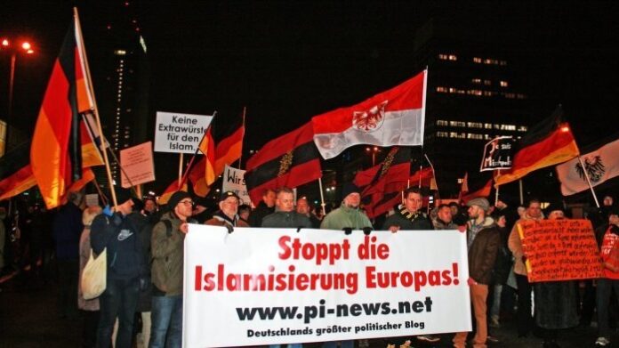 Es wäre wieder an der Zeit, für Pressefreiheit und gegen Zensur auf die Straße zu gehen. Den 15. März als Tag der 