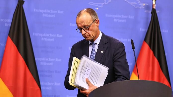 CDU-Bundeskanzler Friedrich Merz ist am Freitag in Brüssel krachend gescheitert. Selbst die FAZ titelt 