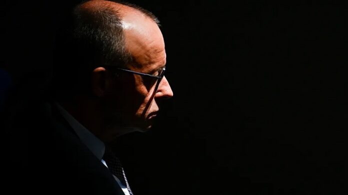 Merz will mit seiner Eskalationstaktik im Ukraine-Krieg eine Situation herbeiführen, in der er mit dem repressiven Spektrum der Notstandsgesetze Deutschland regieren kann.