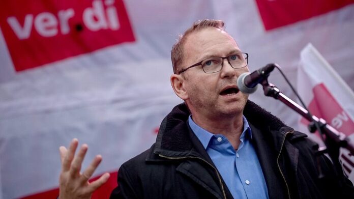 Verdi-Chef Frank Werneke will die Betriebe in Deutschland frei von 