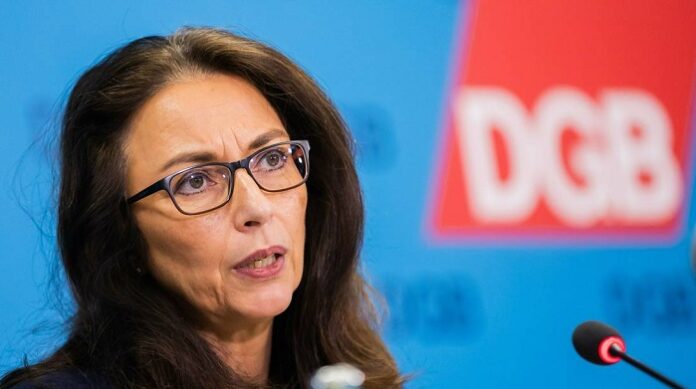 Laut Medienberichten berät die DGB-Vorsitzende Yasmin Fahimi (SPD) über Massen-Demonstrationen gegen Friedrich Merz und dessen Regierung. Man sehe „großes Potential, den Protest auf die Straße zu bringen“. 