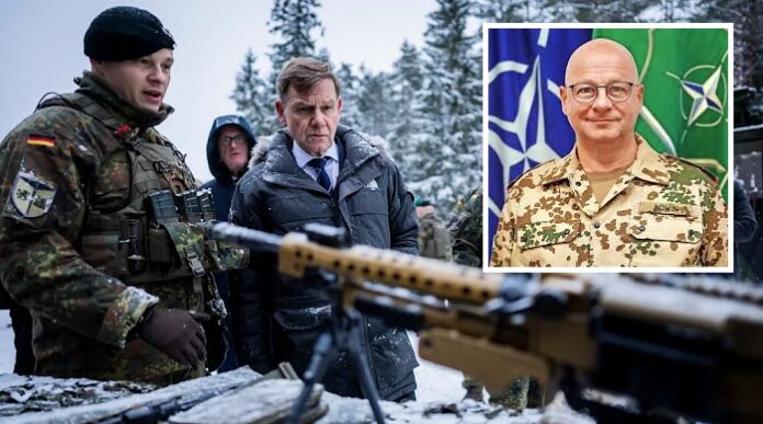 „Ziel ist es, den feindlichen Vorstoß zu brechen“, sagt General Thomas Lowin (kleines Foto) aus Bremen über die neuen Pläne der NATO zur Verteidigung der Ostflanke.