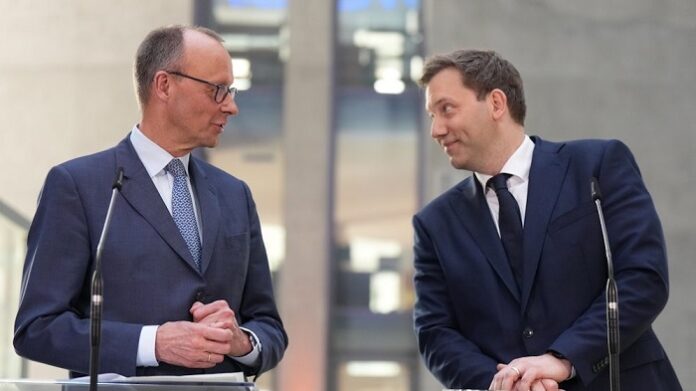 Statt die SPD um politischen Selbstmord anzubetteln, muss die Union den Irrweg Brandmauer schon allein deshalb verlassen, um wenigstens Drohpotential gegenüber dem ungeliebten Koalitionspartner zu haben.