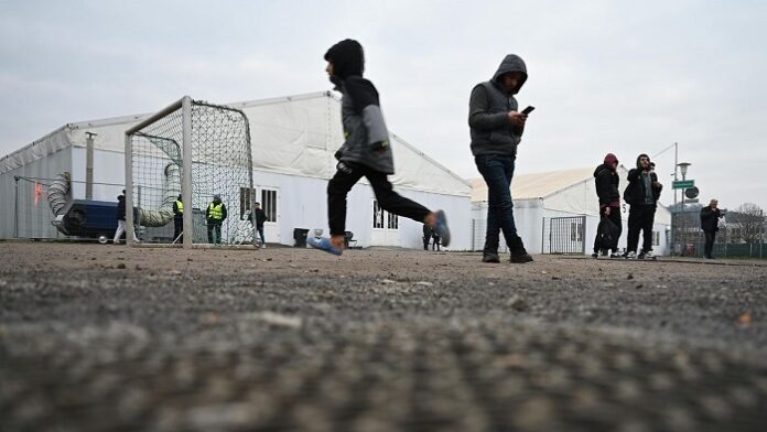 Ein Land, das mehr als 6,5 Millionen Migranten aufnimmt und Vollkasko bezahlt, muss zwangsläufig Probleme aus der Veränderung dieser Bevölkerungsstruktur haben.
