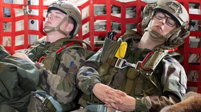 Über Jahrzehnte wurde den Generationen die DNA-Sequenz, die es uns ermöglichen sollte, das Land mit nationalem Stolz verteidigen zu wollen, gekappt.